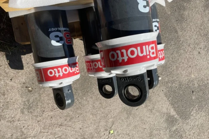 Гидроцилиндр для самосвала полуприцепа Binotto- фото № 3