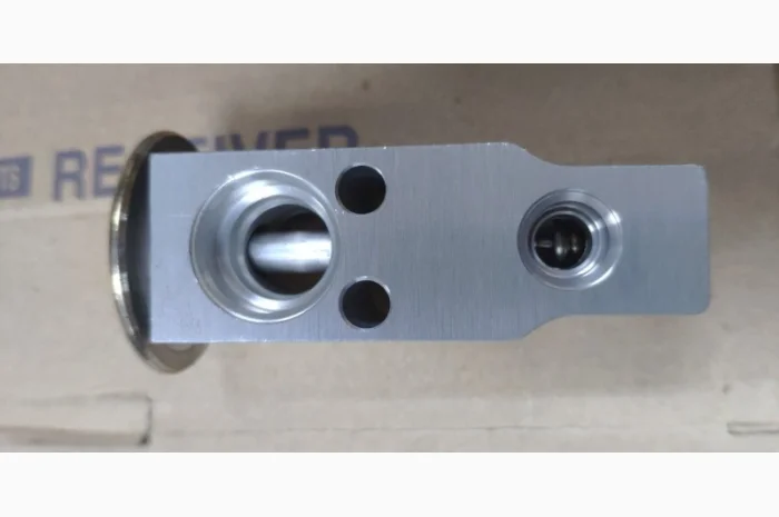 Терморегулирующий вентиль ТРВ Case, New Holland, Massey Ferguson, Deutz-Fahr 9966613- фото № 2