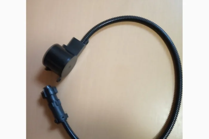 Датчик оборотов комбайна Massey Fergusson корпус (D28780514 Аналог)- фото № 1