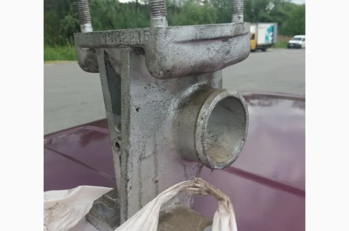 Патрубок (кронштейн) воздухоочистителя СМД, комбайн СК-5 НИВА (19-12С15Б)- фото № 1