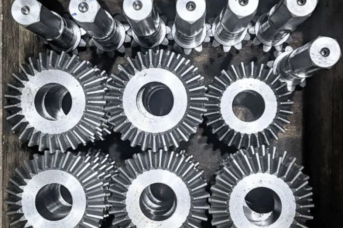 Запчастини - вали, шестерні, вал-шестерні, зірочки до кукурудзяних жниварок- фото № 1