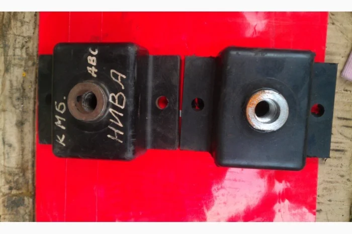 Подушка двигателя комбайн НИВА- фото № 1