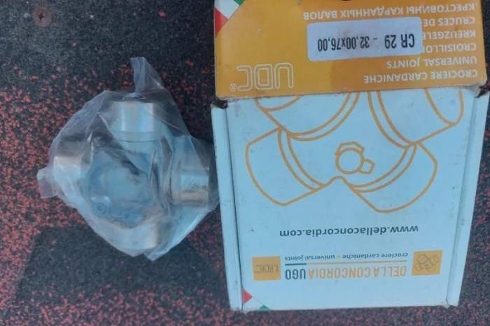 Крестовина карданного вала cr 29 della concordia 941095 claas 214366 claas- фото № 1