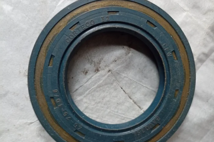 Уплотнение вала 233844- фото № 1