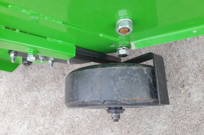 Праве колесо в зборі з стійкою однорядної картоплекопалки- фото № 2