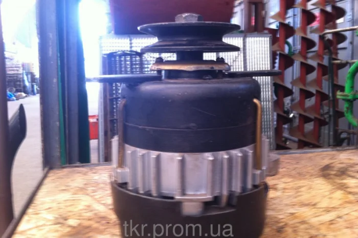 Генератор Т-150,  СМД-60 14В 1000Вт Г960.3701- фото № 1