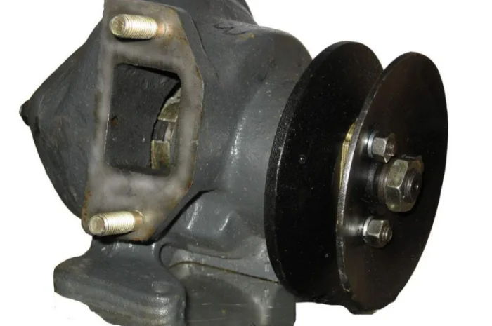 Водяной насос ЯМЗ-236/238- фото № 1