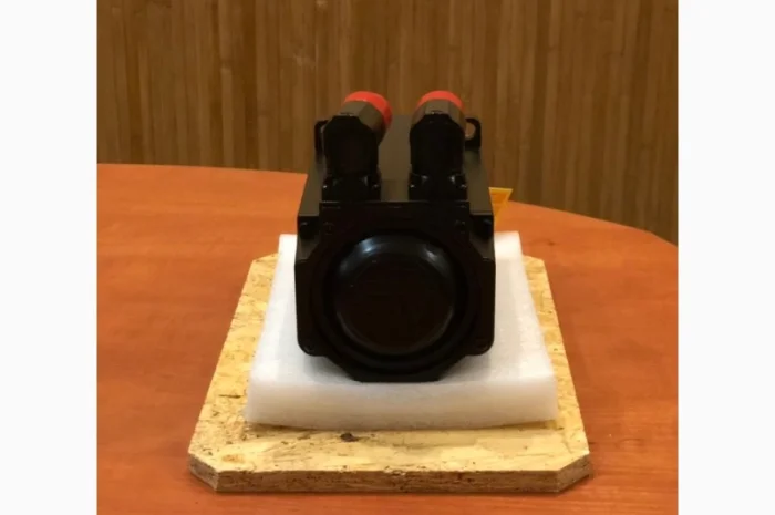 Двигатель Allen-Bradley MPL-B430P-MJ72AA- фото № 3