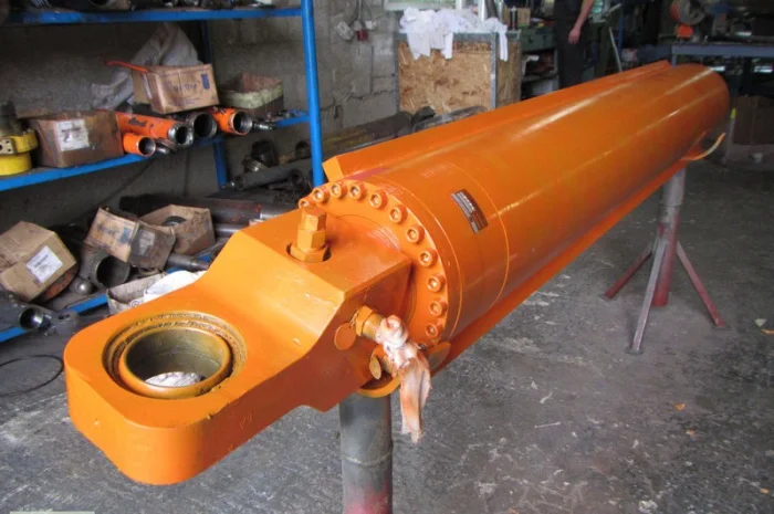 Гидроцилиндры экскаваторов, погрузчиков, кранов- фото № 1