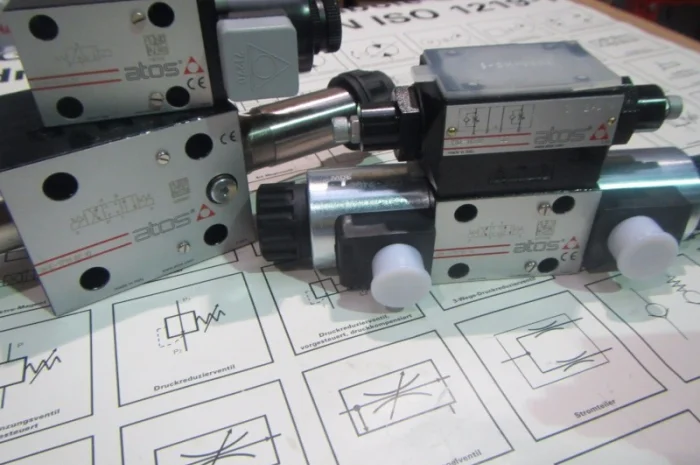 Гидрораспределитель электромагнитный Bosch Rexroth 4WE6, 4WE10, RPE3-6- фото № 1