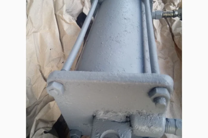 Цилиндр пневматический на Э-652, ЭО-4111, ЭО-4112- фото № 1