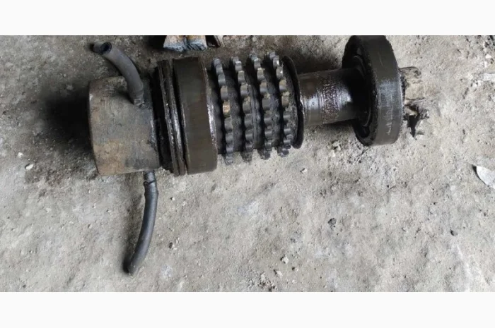 Вал 652Б.470.05.200 (Звездочка + подшипники) на Э-652, ЭО-4111, ЭО-4112- фото № 1