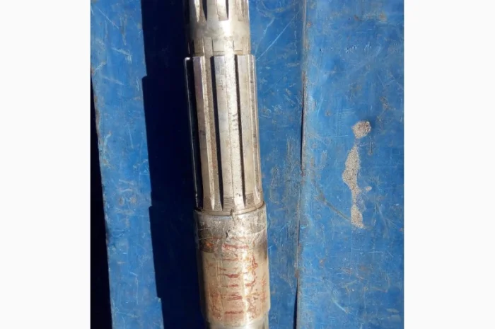 Вал поворота L=700 мм. 652Б.970.00.1. Большой выбор запчастей на ЭО-652, ЭО-4111, ЭО-4112- фото № 1