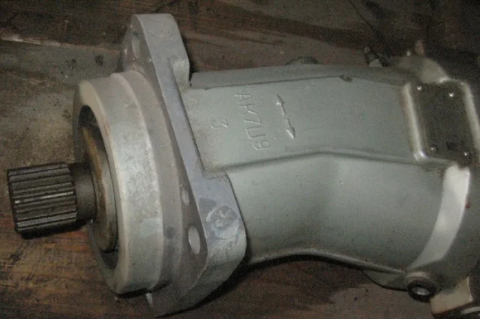 Гидромоторы, насосы, распределители, цилиндры на экскаваторы, автокраны- фото № 2