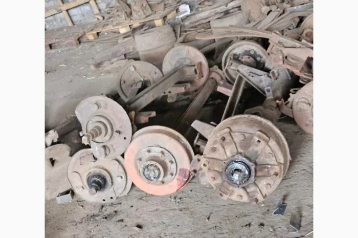 Ось ПТС-9 12 балансиры МЖТ-10 балка рессоры ступицы шины- фото № 1