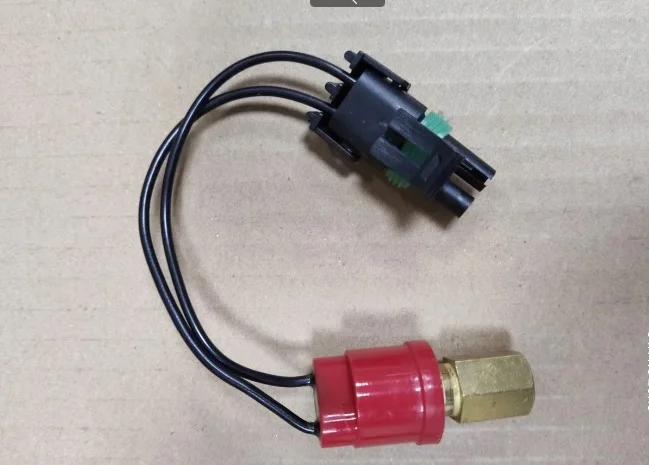 Датчик давления кондиционера Case/ New Holland/ John Deere (ON:15кгс/см2, OFF:20кгс/см2)- фото № 1