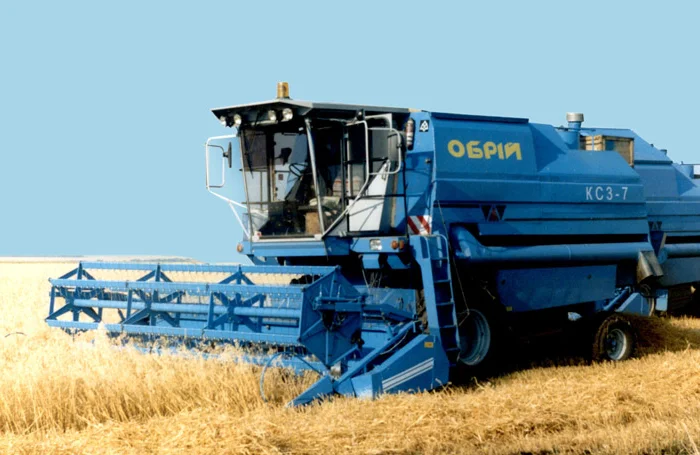 Компрессор кондиционера на комбайн Славутич КЗС-9-1- фото № 2