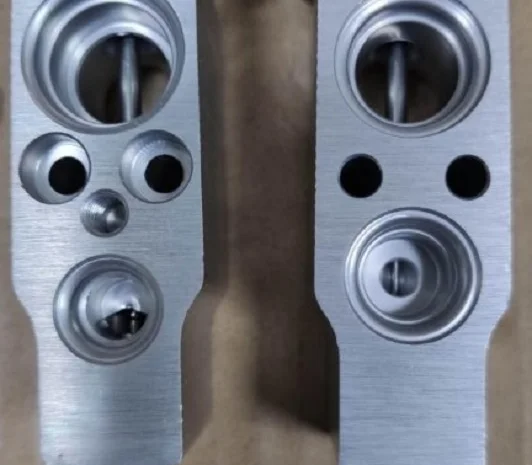 Клапан расширительный трв кондиционера NEW HOLLAND : 82002793, 9966613- фото № 1