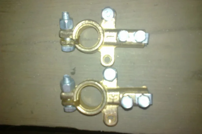 Клемма аккумулятора- фото № 1