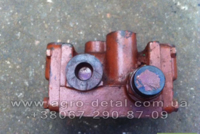 Усилитель потока 241.34.00.000 комбайна Дон-1500 и фронтального погрузчика Т-156- фото № 1