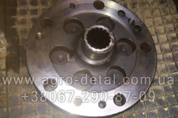 Фланец 170.21.016-1 с подшипником, муфты главного сцепления колесного трактора ХТЗ-16131,- фото № 1