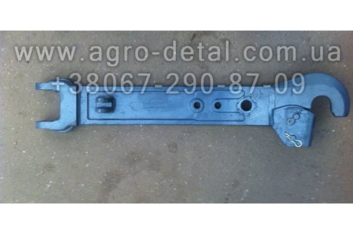 Тяга 17222.56.025-1 правая ( лыжа ) крюковой  задней навески трактора Х Т З 17222 ,Х Т З-1- фото № 1