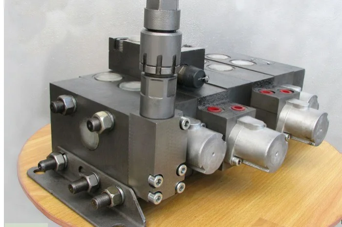 Гидрораспределитель РС-25.20 3-х золотниковый- фото № 1