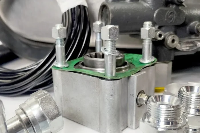 Б/У Комплект гідравліки на самоскид MAN, Daf, Iveco з КПП ZF, бічний алюмінієвий бак- фото № 5