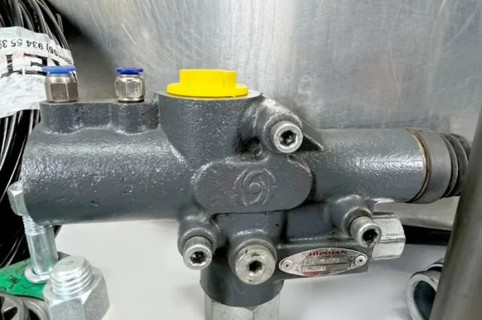 Б/У Комплект гідравліки на самоскид MAN, Daf, Iveco з КПП ZF, бічний алюмінієвий бак- фото № 6