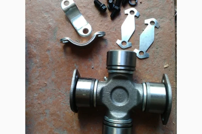 Продам новую крестовину 00107232 с крепежами, номер по DANA SPICER - 5-674X- фото № 1