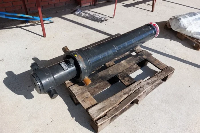 Шток гідроциліндр Binotto 7m на полуприцеп прицеп самосвал- фото № 1