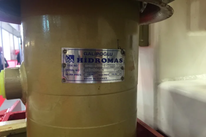 Гидроцилиндр 5-ти штоковый, фронтальный Hidromass (Турция) 175-5-7100- фото № 2