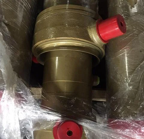 Гидроцилиндр 4-х штоковый (длина 1 штока 1682 мм) тип B- фото № 1