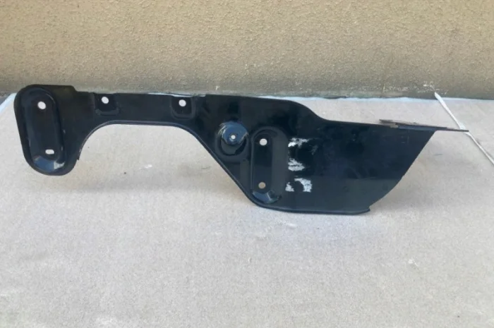 1928315 Кронштейн подножки левый DAF XF 106 Euro 6 2388175- фото № 2