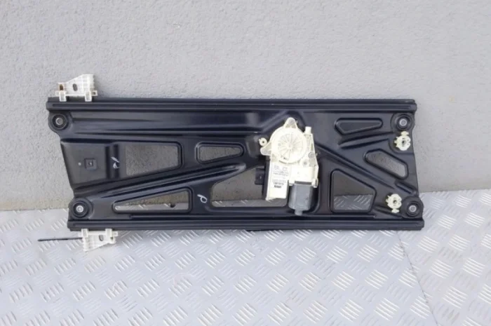 1881915 Стеклоподьемник электро правый DAF XF 106 Euro 6- фото № 1