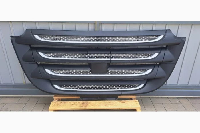 2046502 Решетка радиатора DAF XF 106 Euro 6- фото № 1