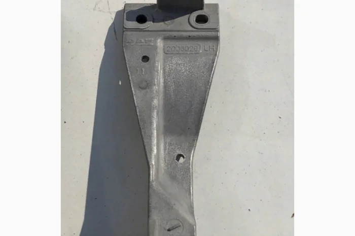 2006328 Кронштейн кронштейна фары левый DAF XF 106 Euro 6- фото № 1