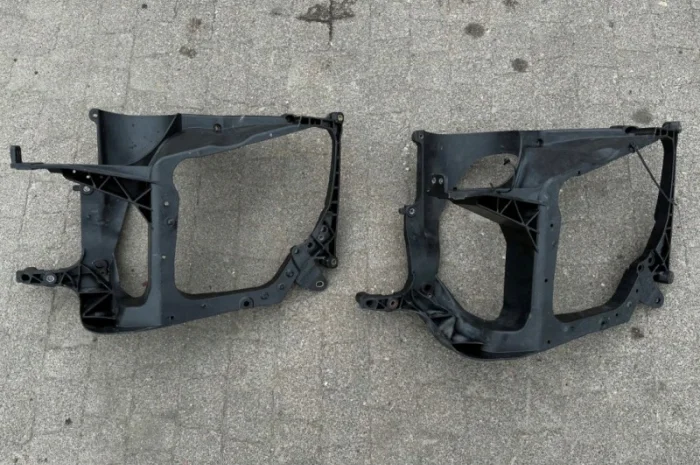 2107373 Кронштейн фары правый DAF XF 106 Euro 6- фото № 1