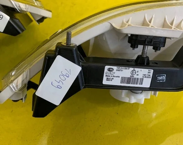 2032702 Фара противотуманная правая DAF XF 106 Euro 6- фото № 4