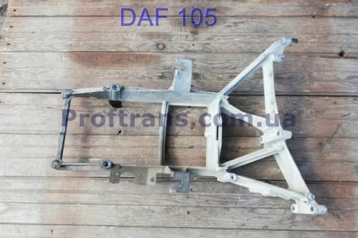 1396937 1862946 Кронштейн фары правый Daf XF 105 Даф ХФ 105- фото № 1