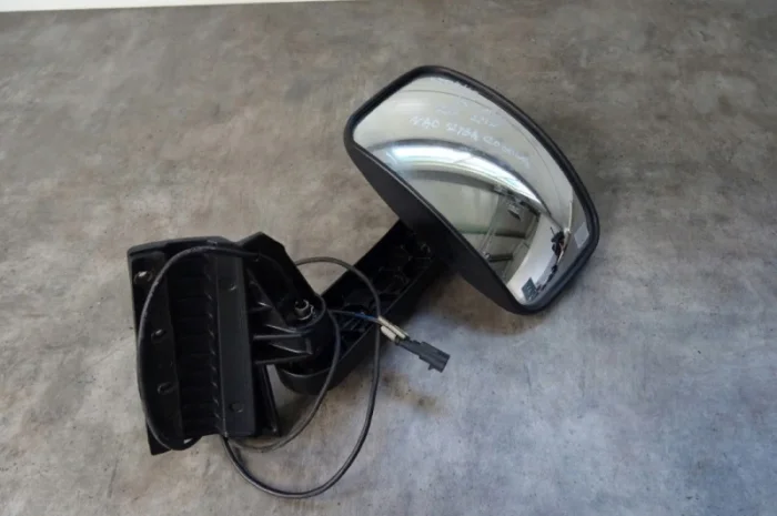 504224428 Зеркало фронтальное над лобовым стеклом Iveco Stralis- фото № 1