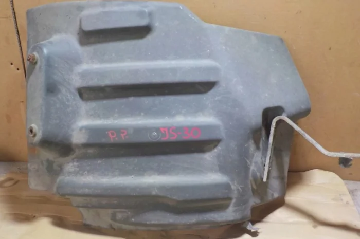 504067714 Подкрылок верхний правый Iveco Stralis- фото № 1