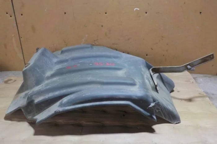 504067714 Подкрылок верхний правый Iveco Stralis- фото № 2