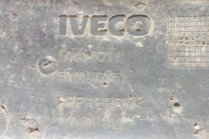 504067714 Подкрылок верхний правый Iveco Stralis- фото № 4
