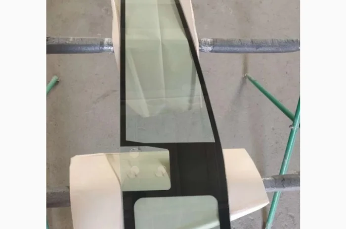 504080387 Стекло глухое двери левой Iveco Stralis- фото № 1