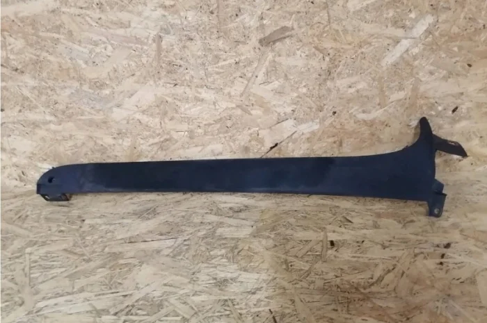 504210019 Накладка стоек кабины правая Iveco Stralis 504283188- фото № 1