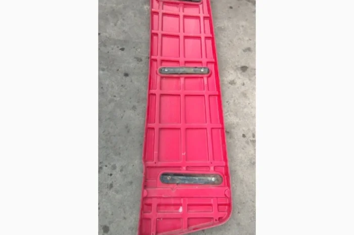 504350563 Спойлер кабины боковой правый Iveco Stralis 5801672866- фото № 2