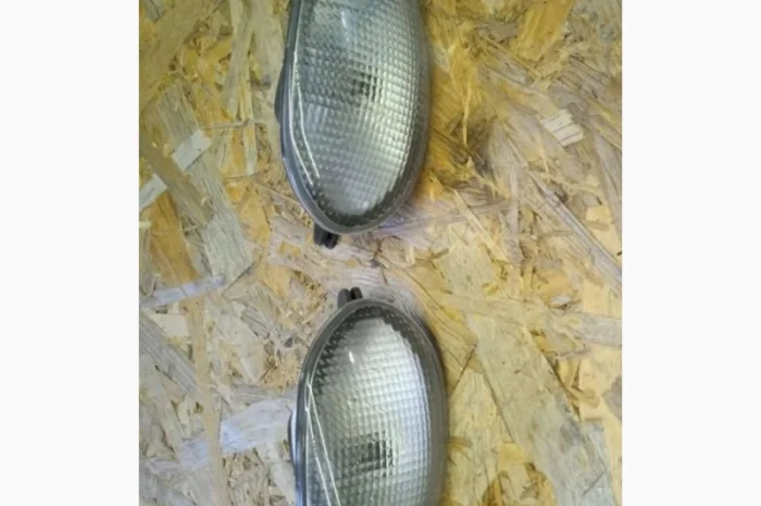 504074031 Фонарь габаритный солнцезащитного козырька Iveco Stralis- фото № 1