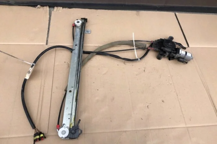 99487781 Стеклоподьемник электро левый Iveco Stralis 504040989, 5801324893- фото № 1