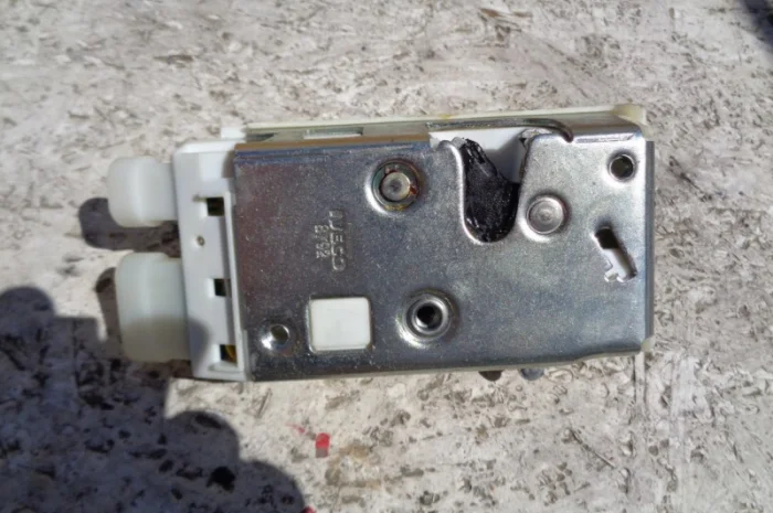 98416419 Замок двери Iveco Stralis- фото № 1